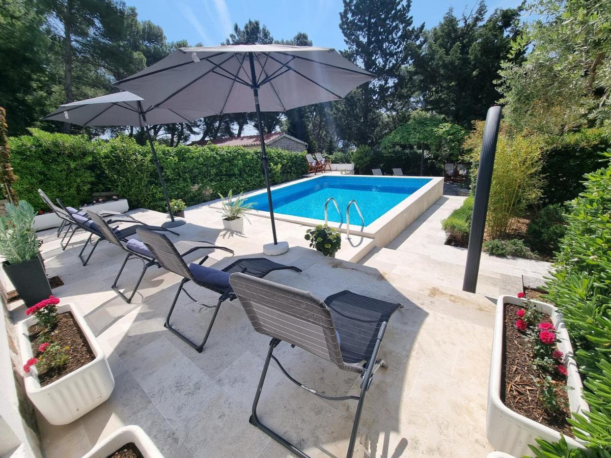 Villa Ilaria Bol Exterior foto